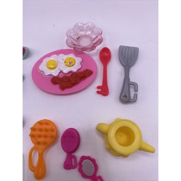 Barbie Doll Accessories Lot (coffee, Trophy, Food, And More) - Picture 5 of 8